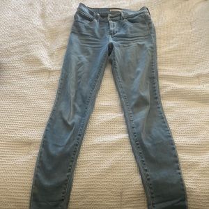 Levi high rise skinny Jean!